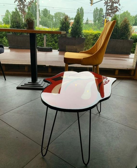 Масичка с епоксидна смола rolling stone