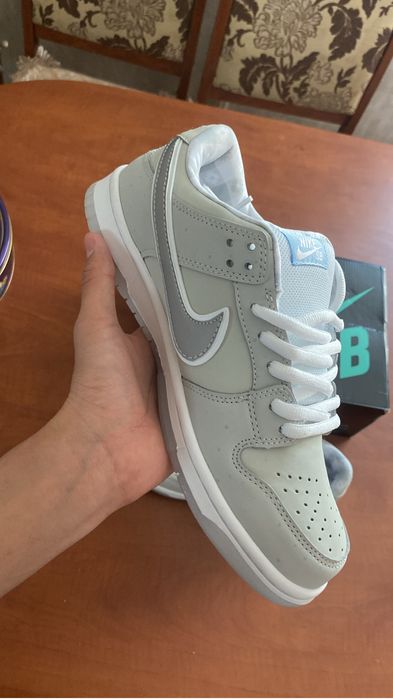 Продам новые кроссовки Nike