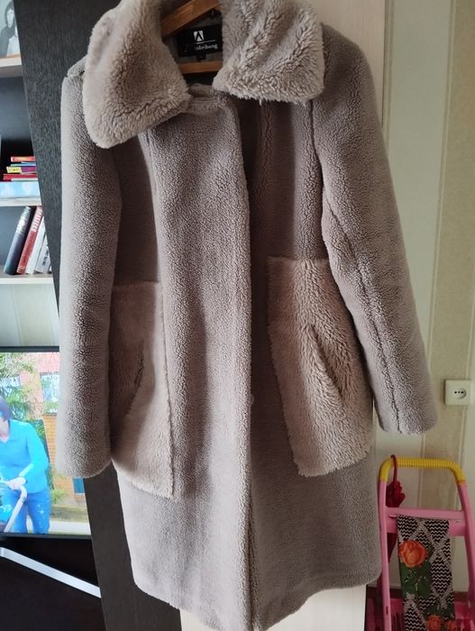Продам женское пальто
