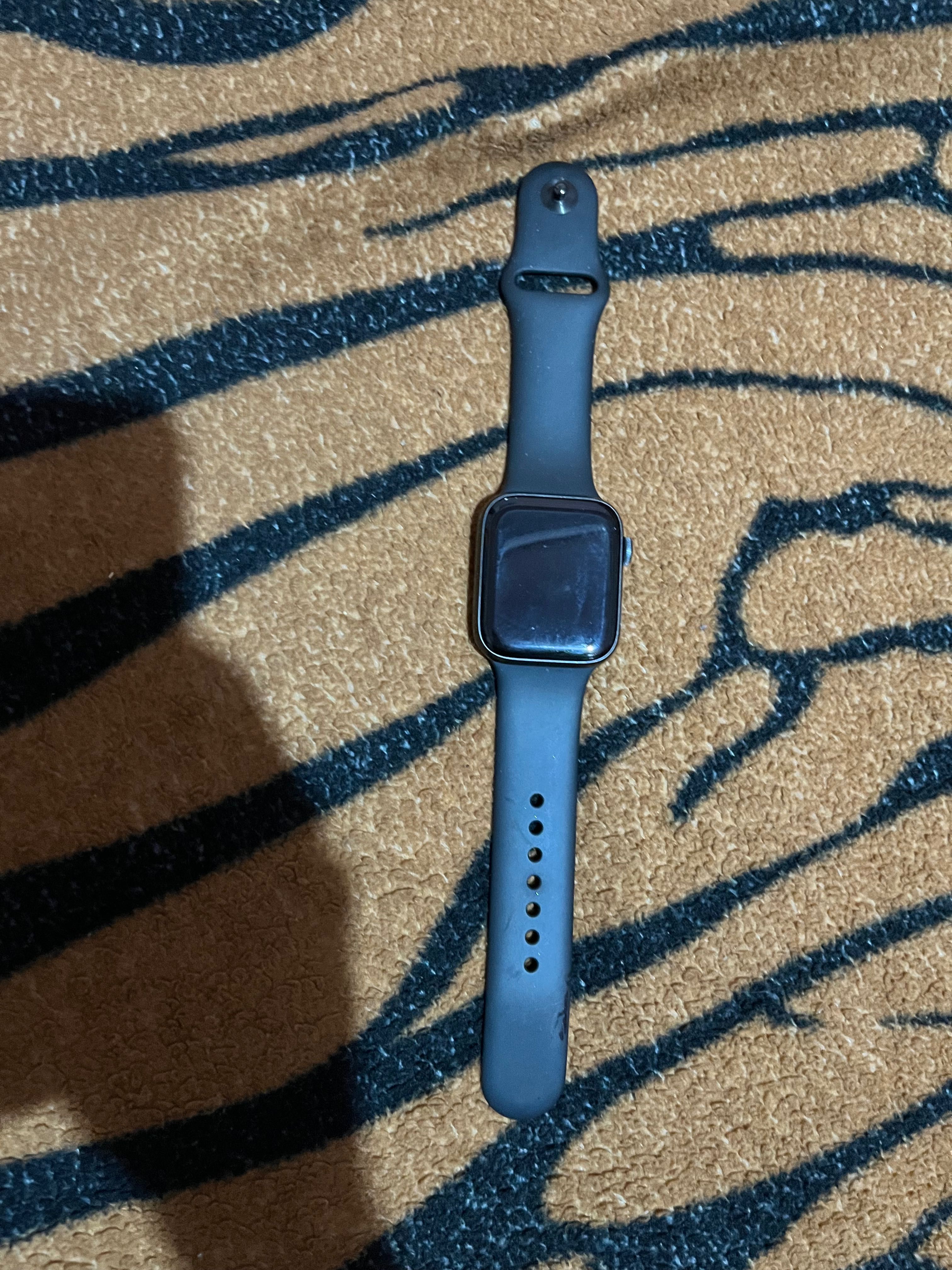 часы apple watch SE, 32гб, коробка имеется