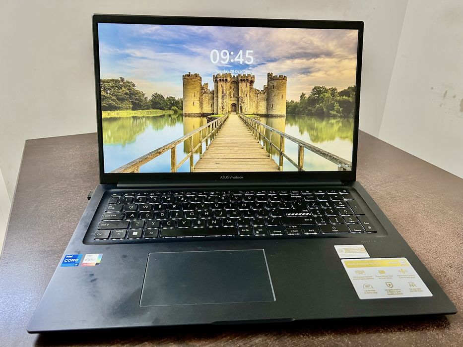 Laptop Asus Vivobook 17 X1704VA-i7/ 16 GB RAM -1 TB SSD