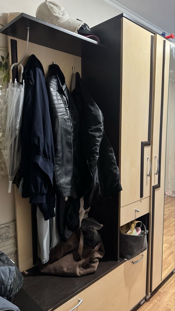 Шкаф в прихожую