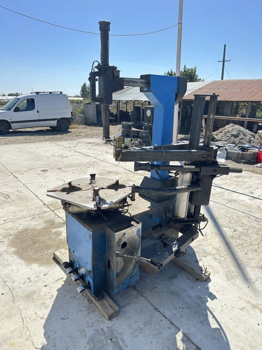 Mașină dejantat (presă vulcanziare) Twin Busch Germany TW 1236 IT