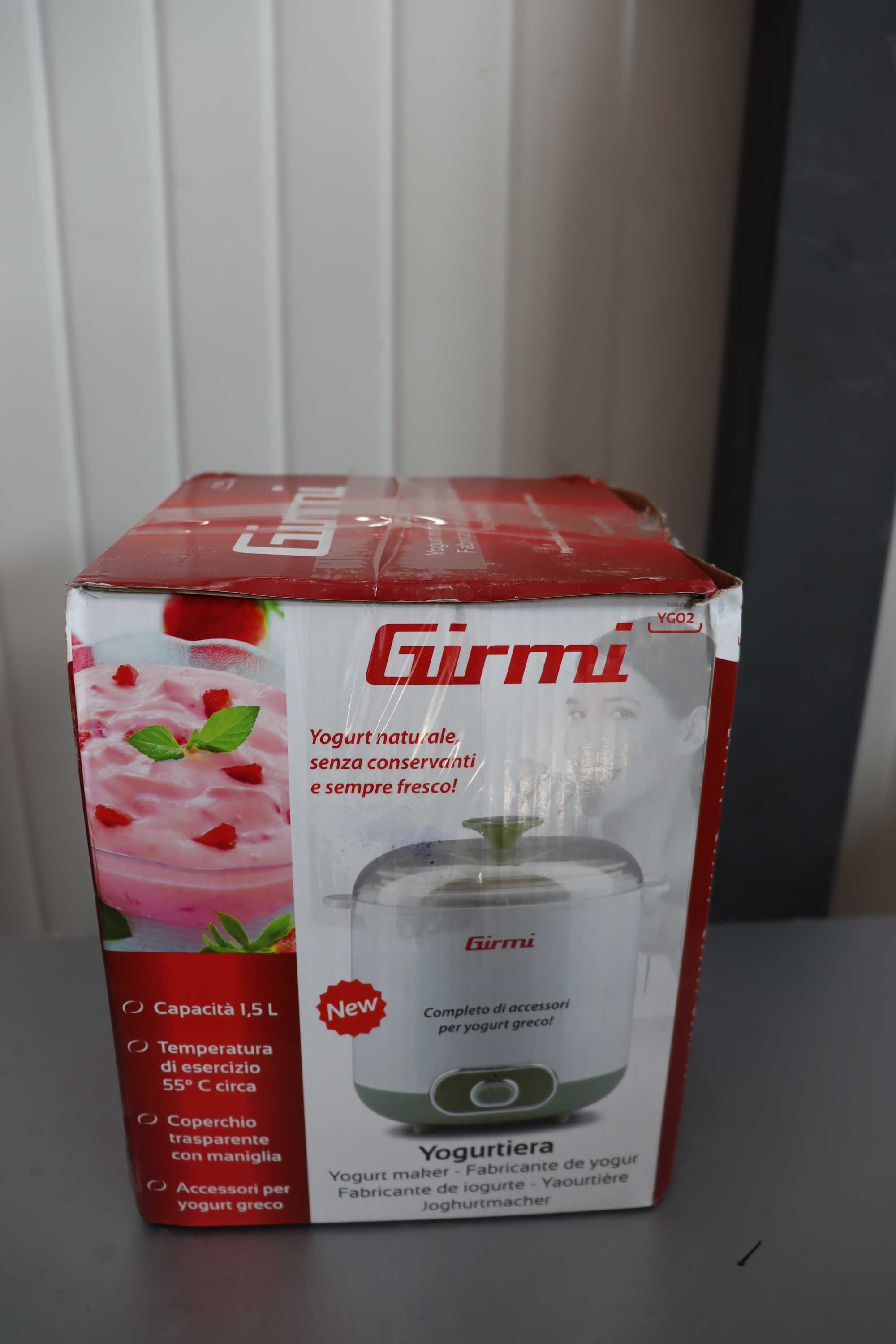 Girmi YG02 Машина за кисело мляко 50/60 Hz, зелена, бяла, с лек ДЕФЕКТ