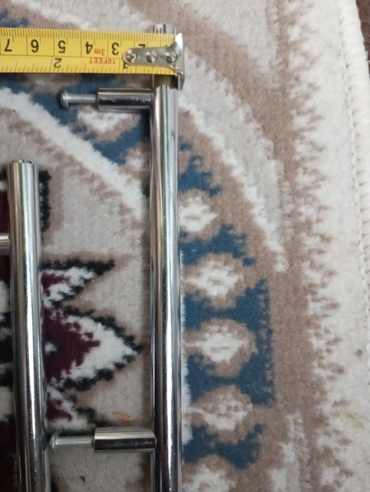 Металические ручки.