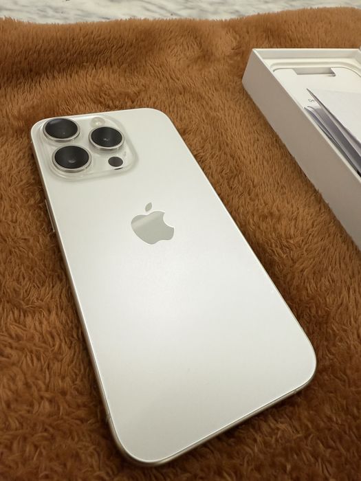 Продам iphone 15 pro 256