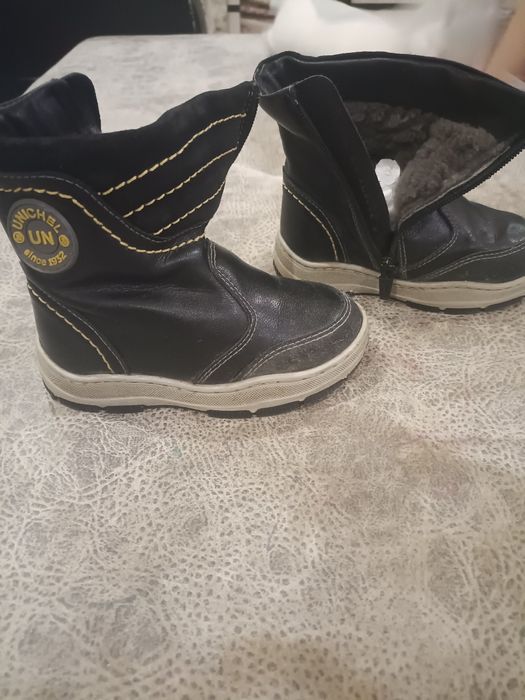 Продам обувь детскую