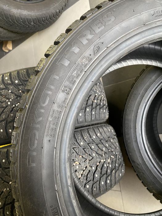 Cauciucuri iarna 235 45 17 cu crampoane, cuie, spike