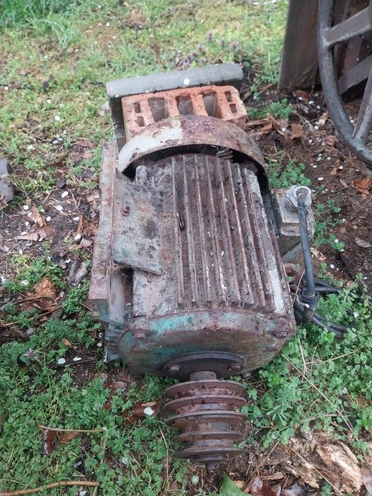 Банцик с трифазен мотор 8 кл.