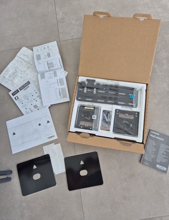 Стойка за телевизор Samsung The Frame 65''