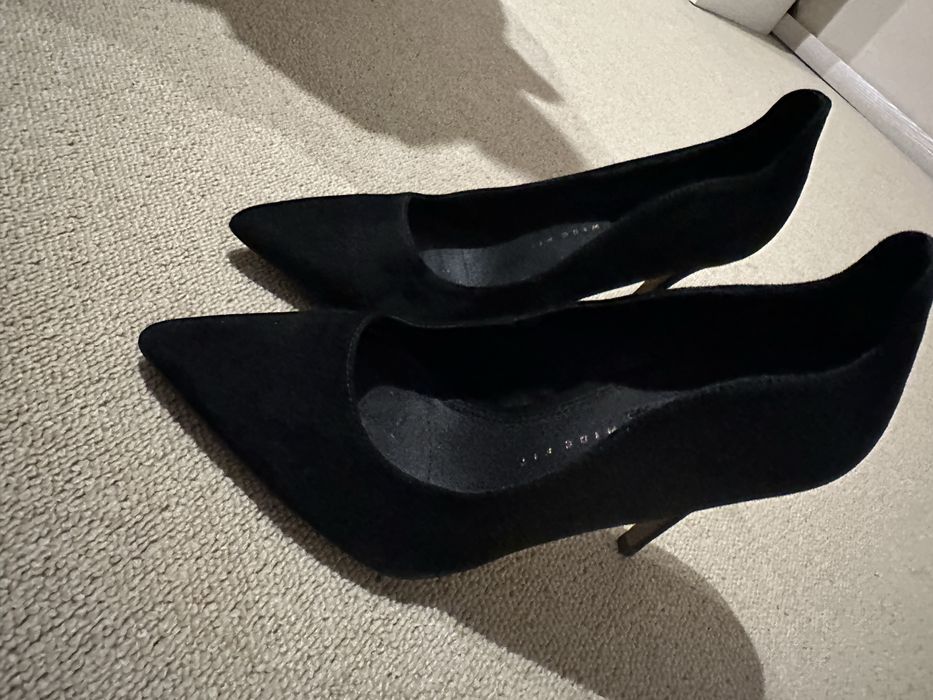 Обувки на висок ток