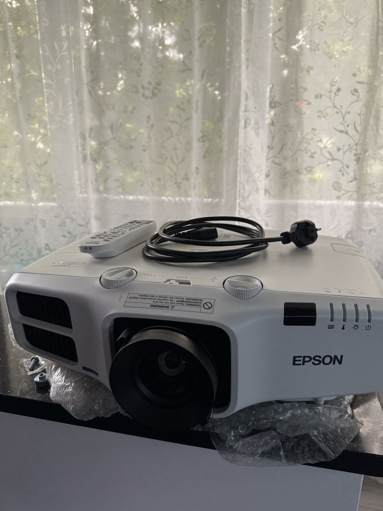 Proiector Epson EB 4950WU