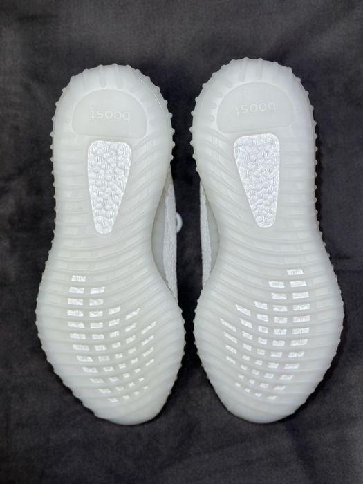 Yeezy 350 Triple White (PREMIUM)