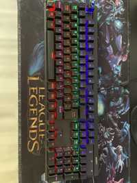 Tastatură Mecanică RGB
