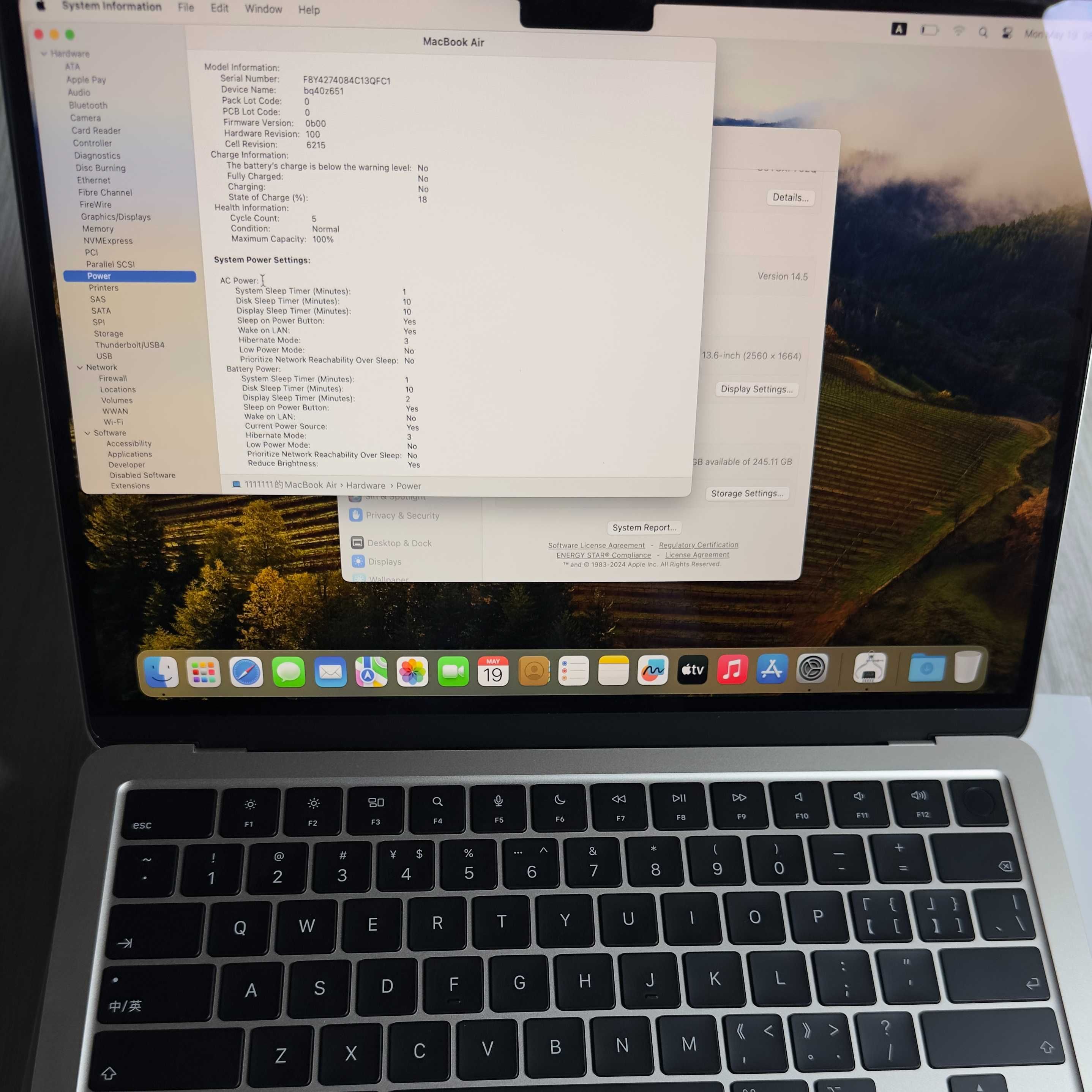 MacBook Air 13.3, 2022 M2 Full box, 8/256 GB, yomk 100% - Chehol bonus