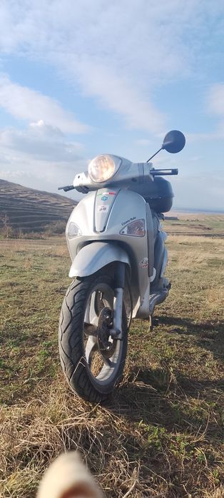 Vând scuter Piaggio liberty 50 4t CU ACTE