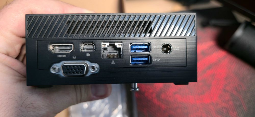 Asus Mini PC PN40 - 4 core / 16 GB RAM