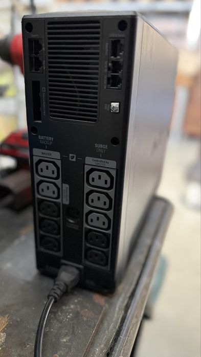 Ups Apc Pro 1500 cu Acumulatori Noi