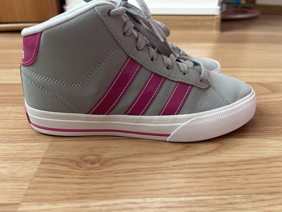 Pantofi sport Adidas, marimea 32-33