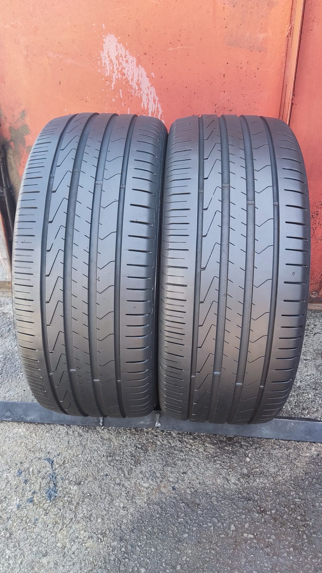 2бр. летни гуми 235/45/18 Hankook Ventus Prime 3
dot21
6.7mm
Добро със