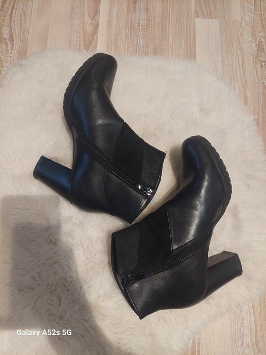 Дамски черни боти