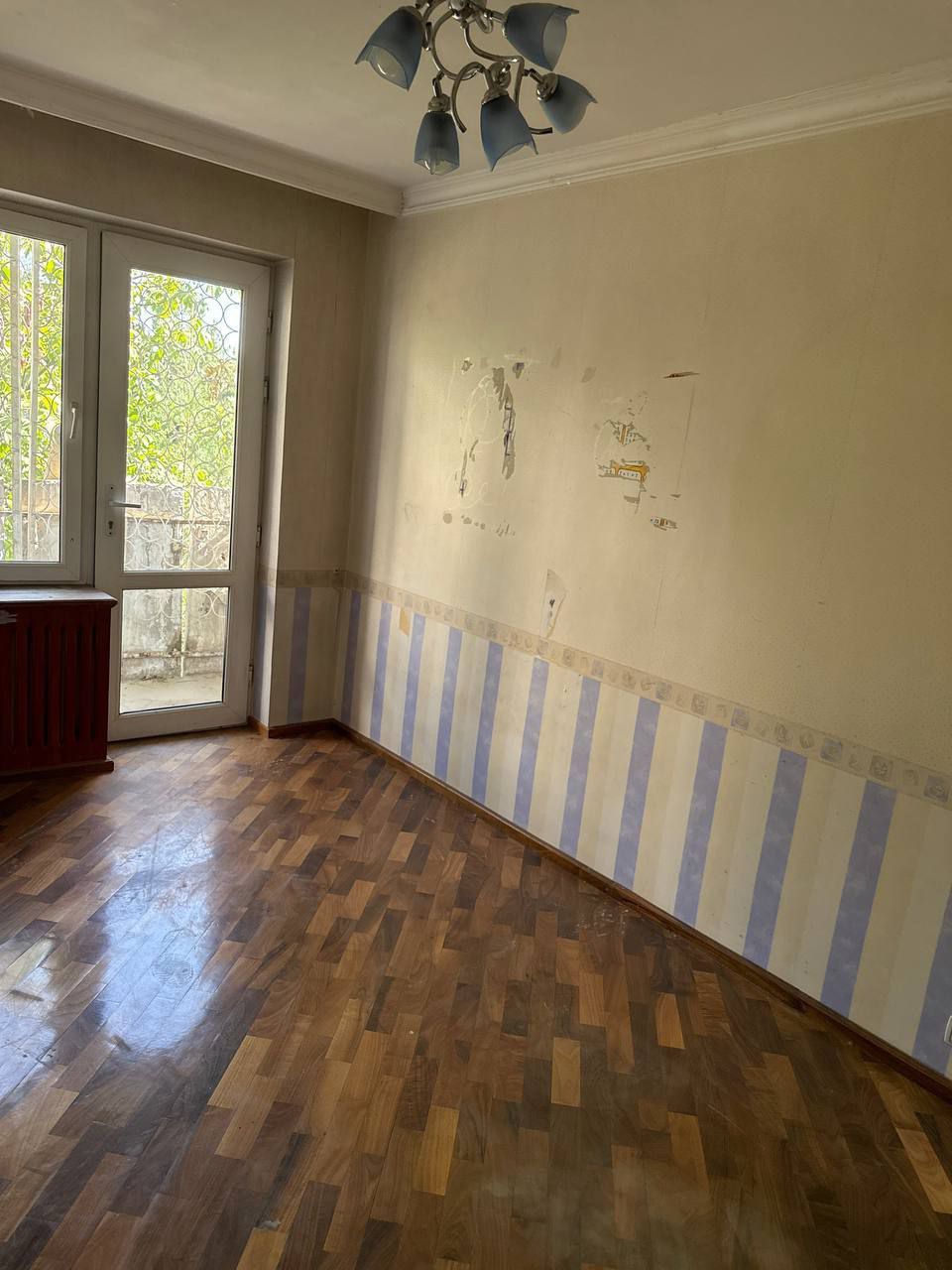 Продаю квартиру 3/2/4 Мирзо-улугбекский район Бий метро 77 серия