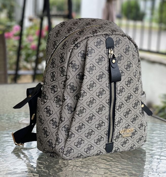 Портмонета на Guess