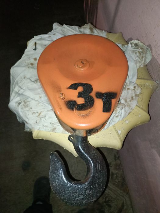 Продам крюковой подвес.