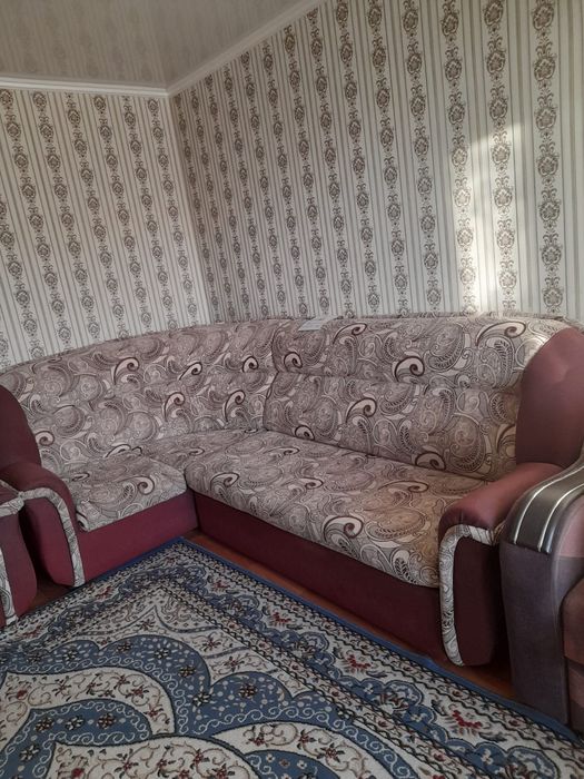 Продаю диван с креслами