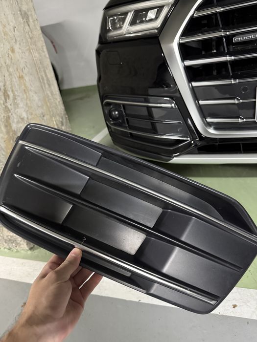 Grila/ Grile mici Audi Q5 FY