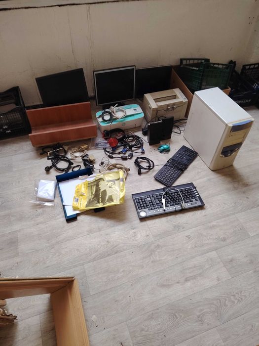 Разпродажба!Компютър,монитори,принтери и други.