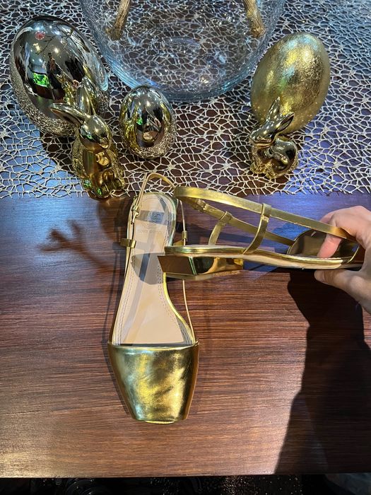 Tory Burch 
Сандали