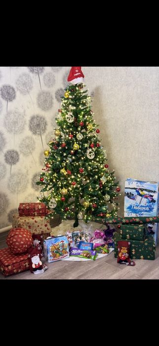 Ёлка 180см в комплекте с игрушками