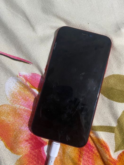 Обменаю айфон хр