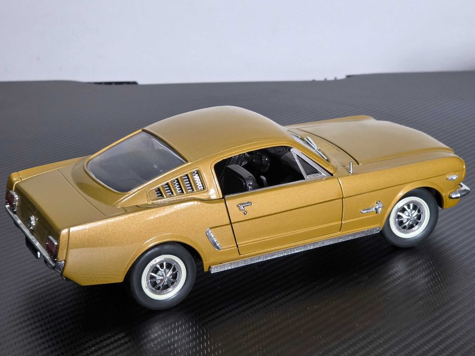 Macheta Auto 1/18 MIRA Ford Mustang 1964 1/2