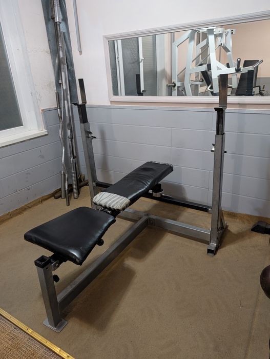 Стойка для жима лёжа.