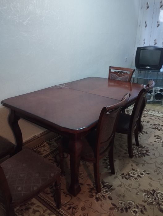 Стол с пятью стульями , Шкаф деревянный