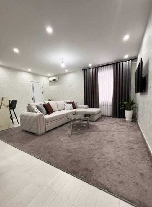 Срочно сдается в аренду 2/5/9 на Ц2 Алайский 374*