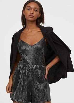 Salopeta petreceri, Revelion, club