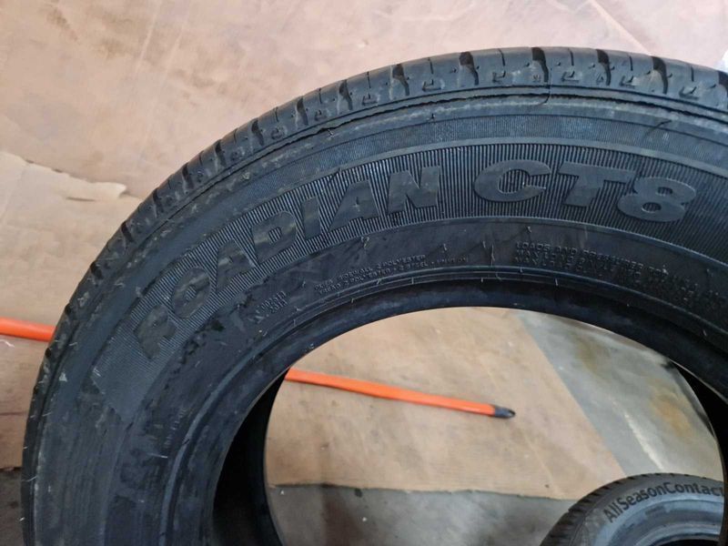 2 Nexen R16С 205/75/ 
летни бусови гуми 
DOT4417