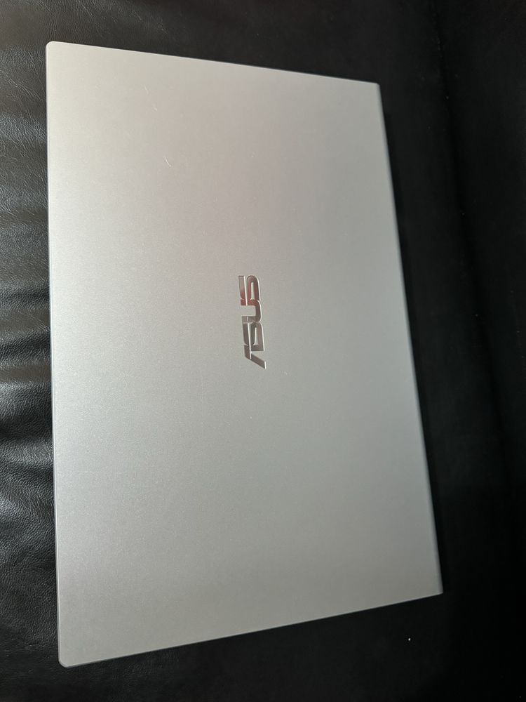 лаптоп asus i3 10gen 4x1.2ghz/8ram/512ssd/win 11