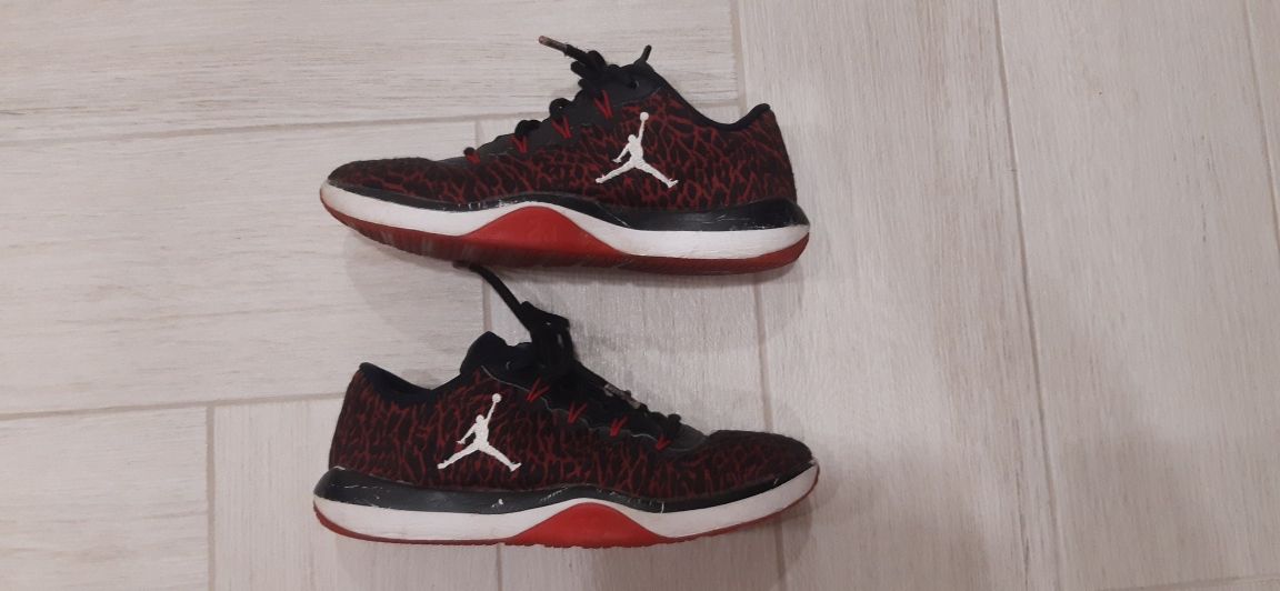 Маратонки Джордан, Jordan 37-38