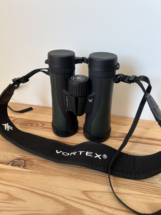 Binoclu Vortex Crossfire HD 8x42 antiaburire, antireflex + HAM husa