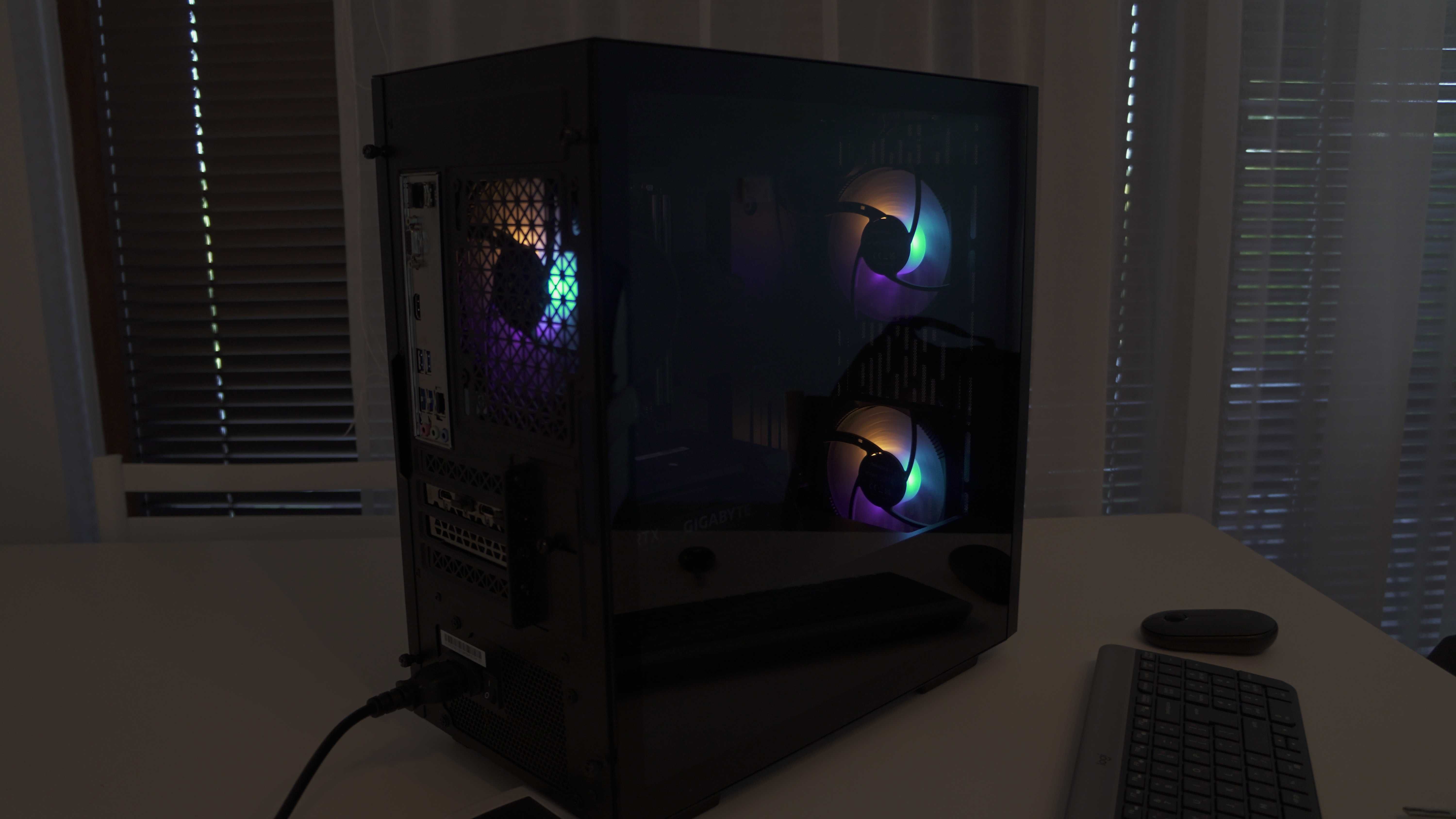 Геймърски компютър Ryzen 5 5500, 32GB RAM, NVIDIA RTX 3060 12GB + SSD