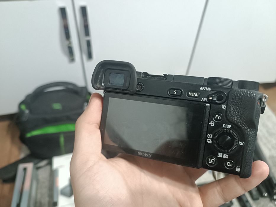 Kit Video Complet Sony a6300 4K + Obiective + trepiede + accesorii