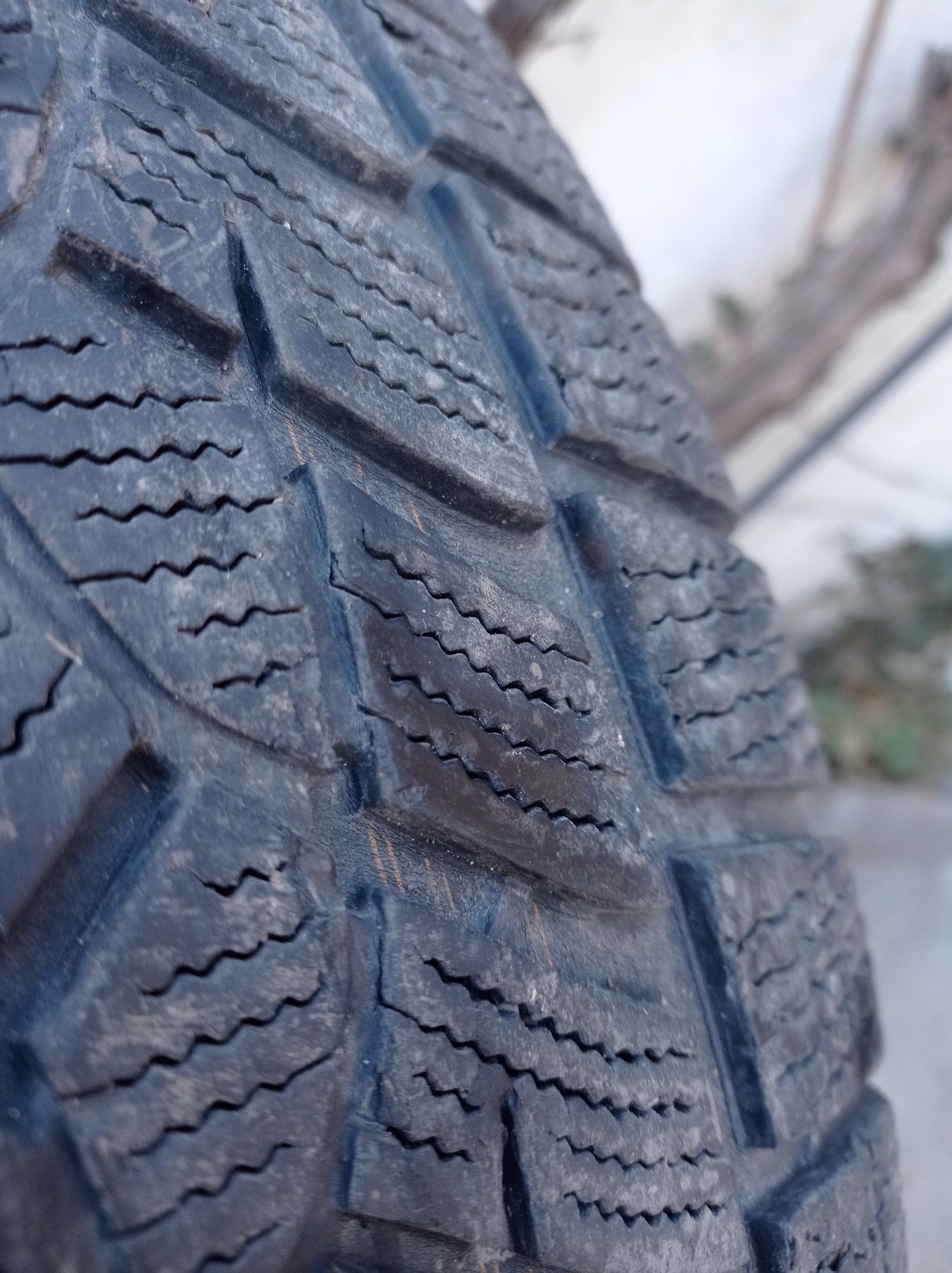 Зимни гуми Goodyear 235/60/18