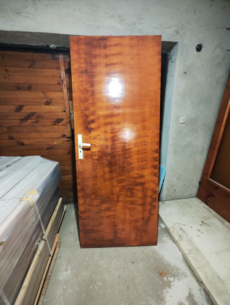 Стари интериорни врати