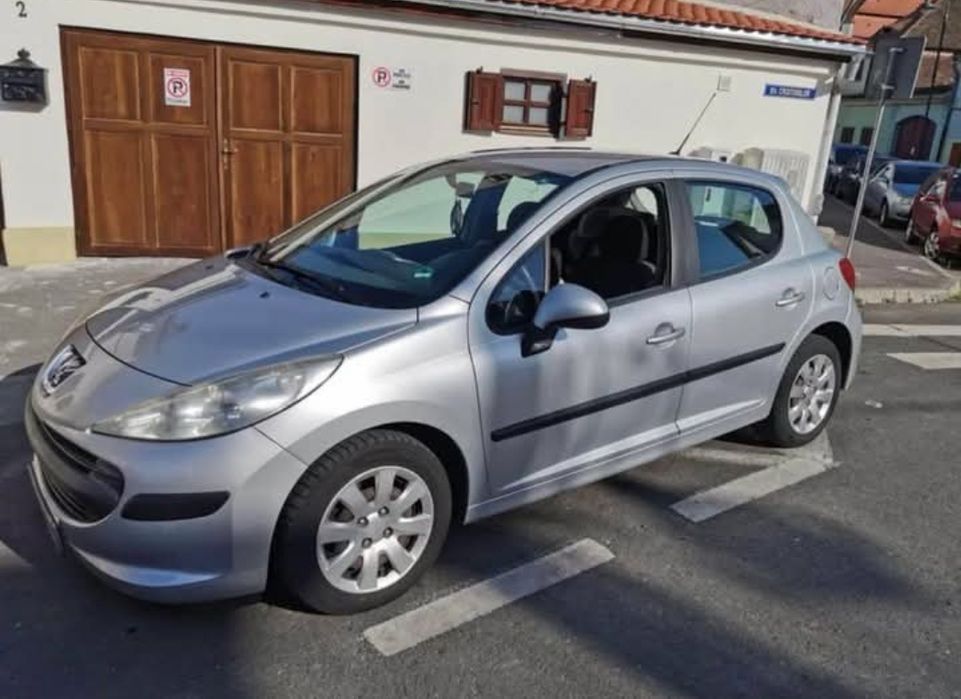 Peugeot 207,an 2006,motor 1,4 benzina