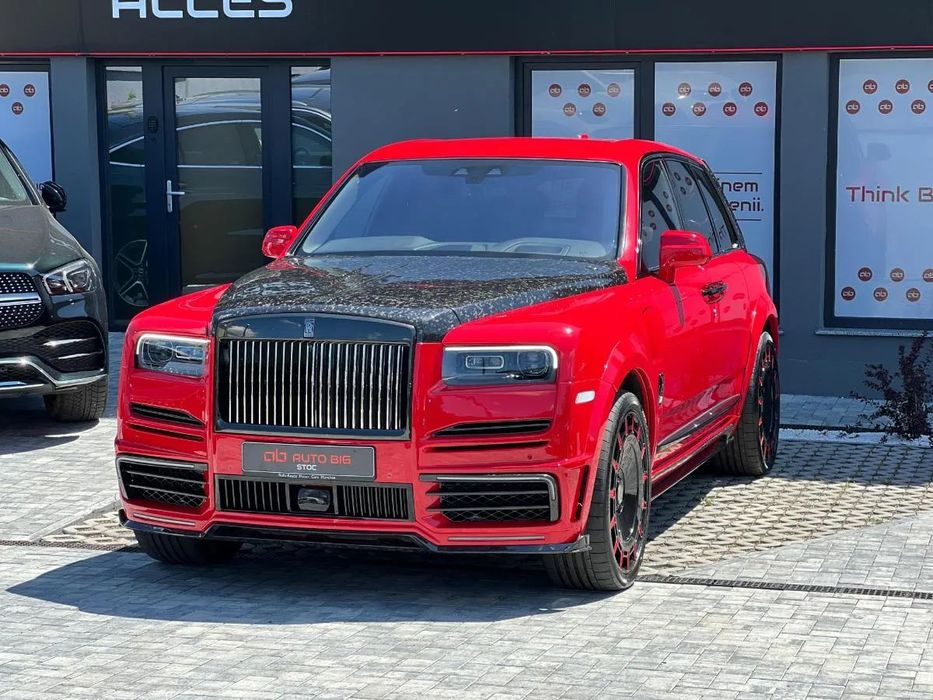 Rolls-Royce Cullinan Rolls-Royce Cullinan Black Badge Mansory Red
