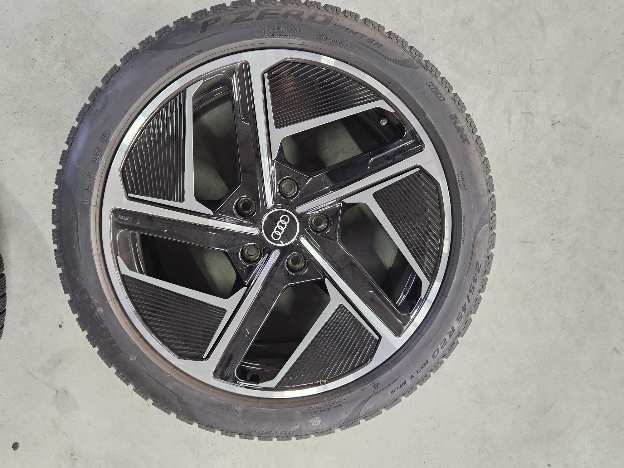 Roti cu amvelope Audi e-tron gt de iarna Pirelli dei 245/45/20 si 285/